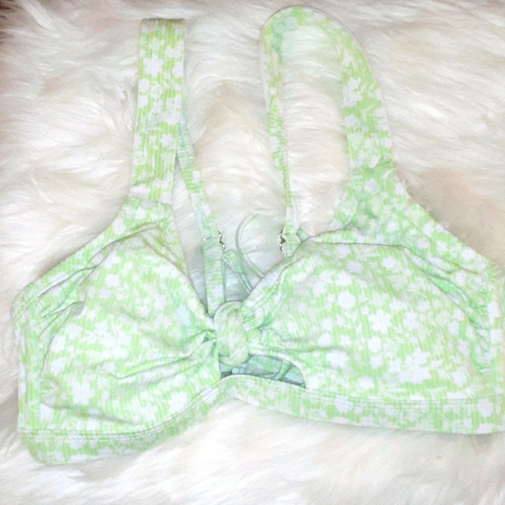 NWT  Xhiliration Green white Bikini Top Sz d/dd